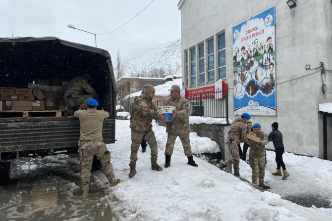 ÇUKURCA’DAN DEPREM BÖLGESİNE YARDIM ELİ