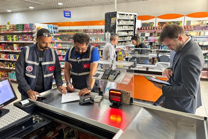 Yüksekova'da zincir marketler denetlendi