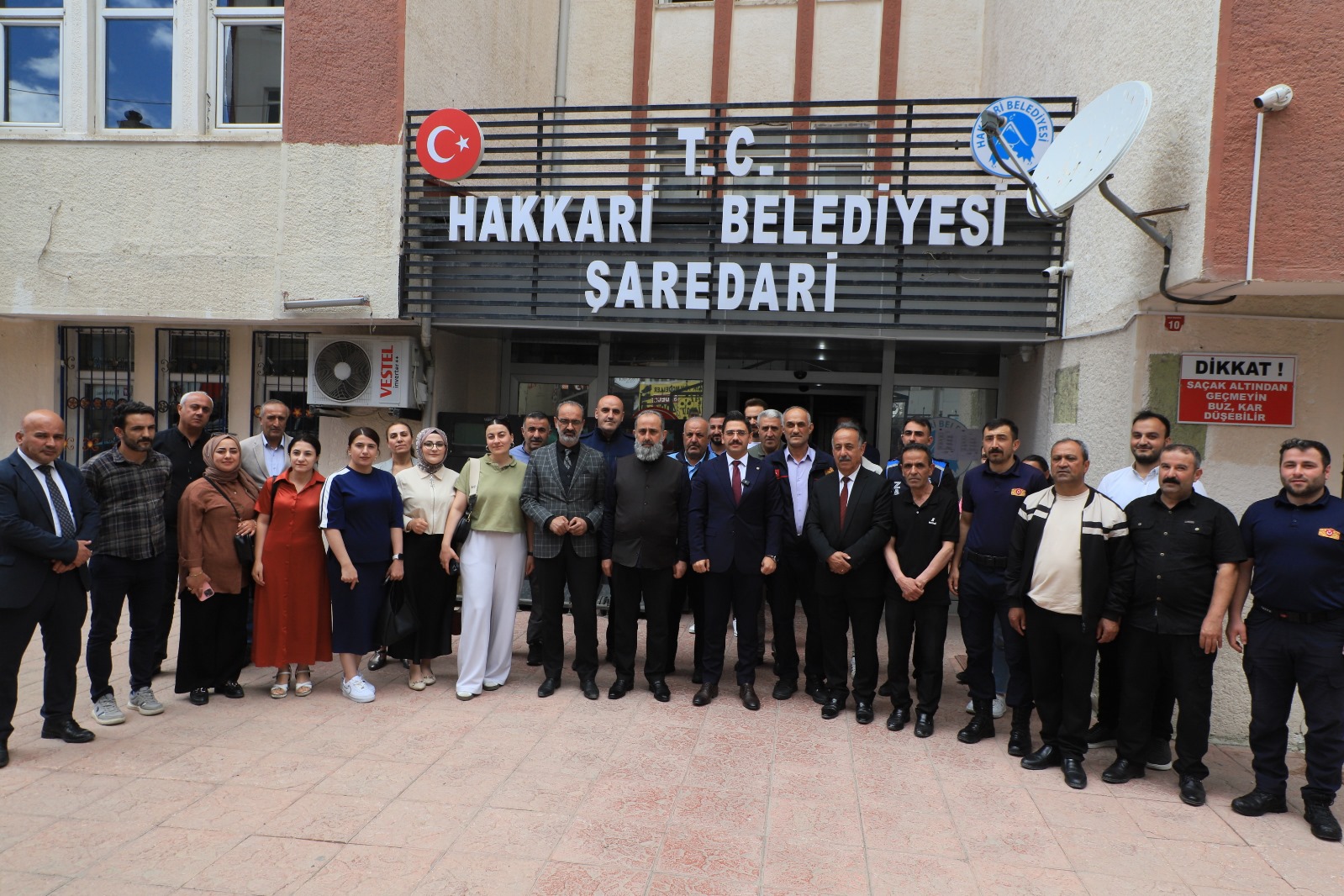 Mahmutoğlu, Belediye personelinin bayramını kutladı