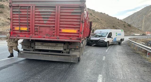  Hakkari’de trafik kazası 1 kişi yaralandı