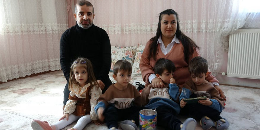 Yüksekova'da Dördüz kardeşler kumbaralarını depremzelere bağışladı  