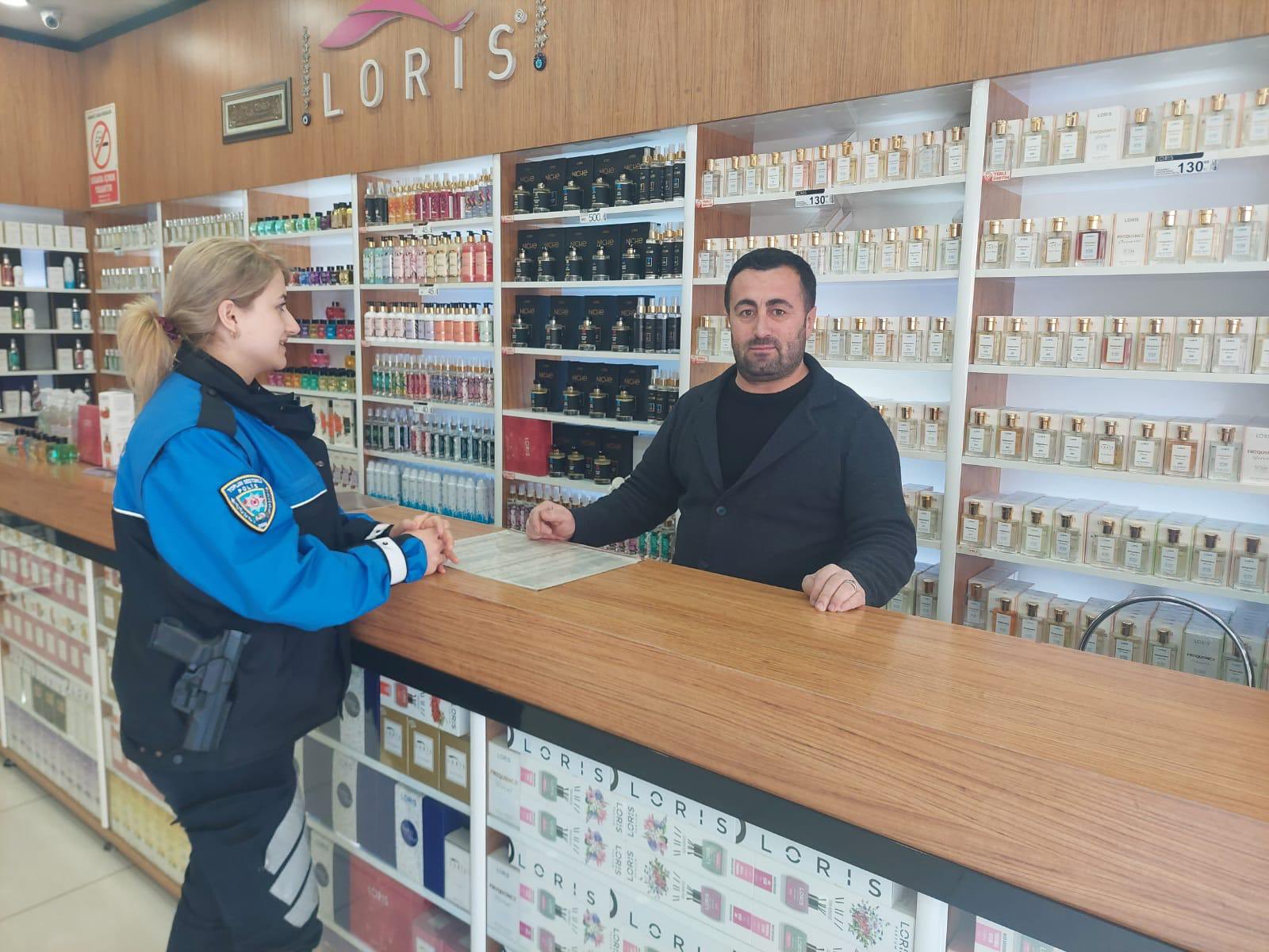 Hakkari polisinden esnaf ziyareti!