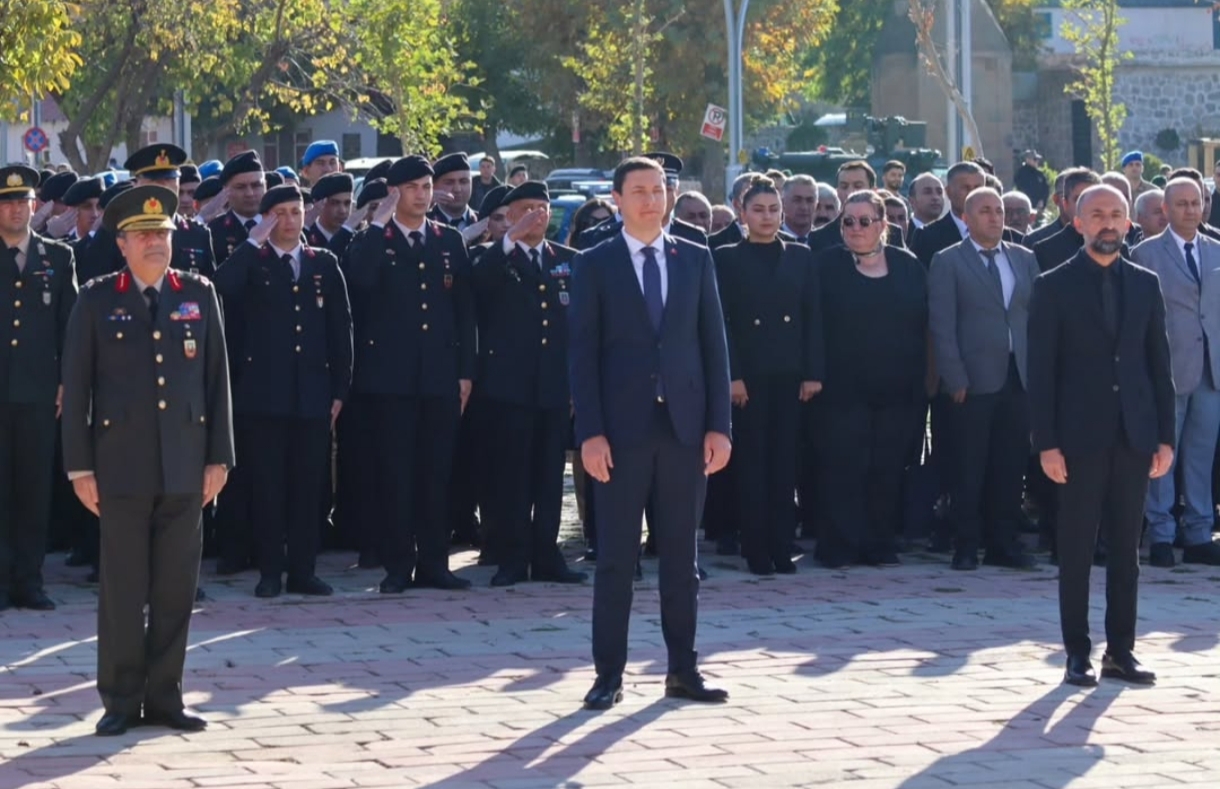 Çukurca’da 10 Kasım’da Ata’ya Saygı: Büyük Önder Minnetle Anıldı
