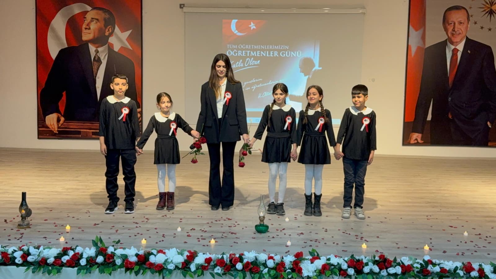 Hakkâri’de Öğretmenler Günü: Umudu Yetiştiren Yürekler Bir Araya Geldi