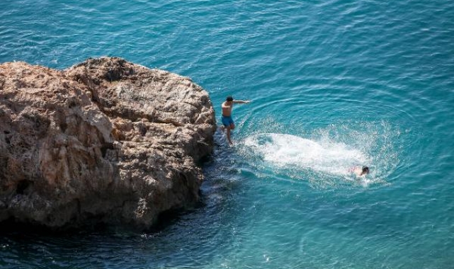 22 Ocak'ta bahar havası! Antalya'da tatilci ve turist akını... 