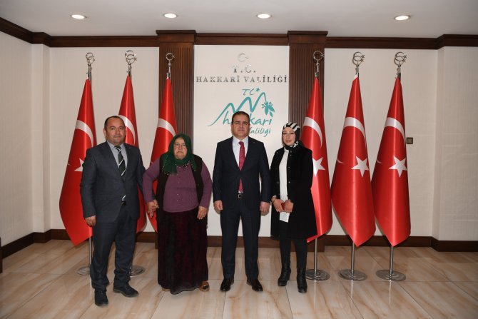 Bilican anneden Vali Akbıyık'a teşekkür ziyareti