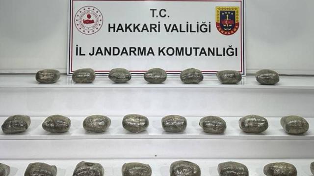 Araziye gizlenmiş 25 kilo eroin ele geçirildi