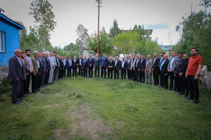  Çelik’ten Yüksekova’ya çıkarma