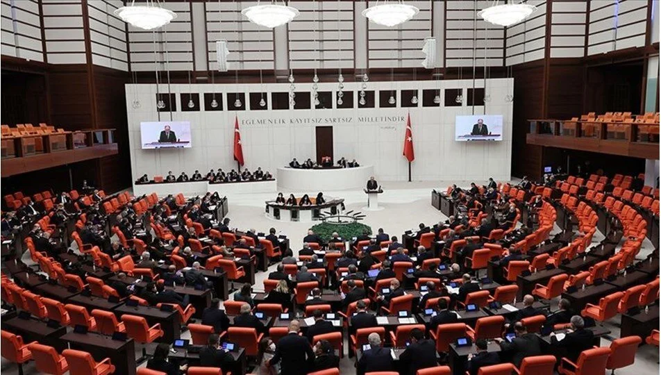 Sözleşmeliye kadro teklifi Meclis’e sunuldu