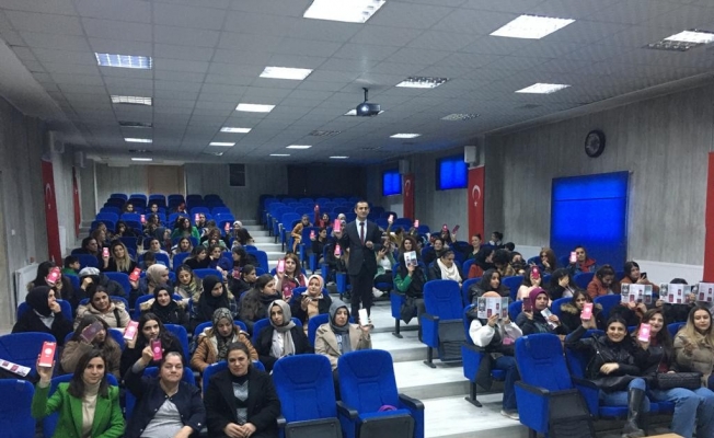 Hakkâri'de kadınlara KADES eğitimi verildi