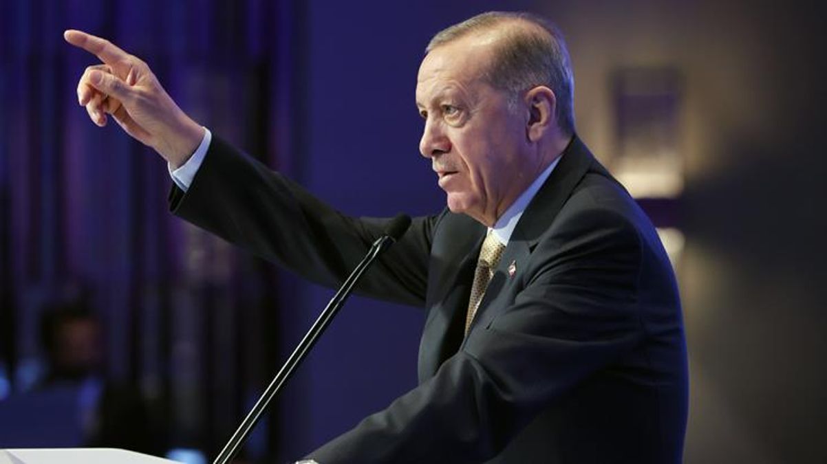  Cumhurbaşkanı Erdoğan: 2022'de ihracatımız yüzde 12,9'luk artışla Cumhuriyet tarihinin rekorunu kırdı
