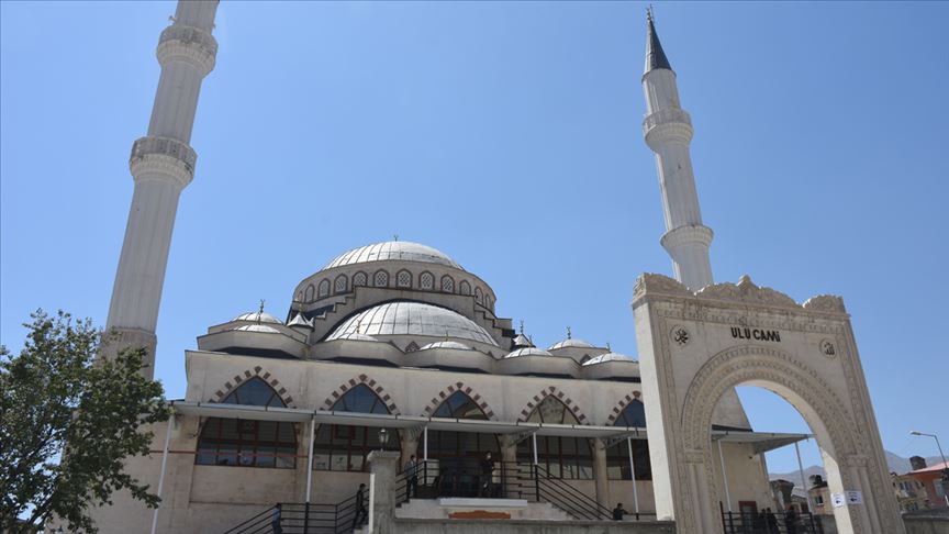 Hakkari Ulu camiden bir hizmet daha